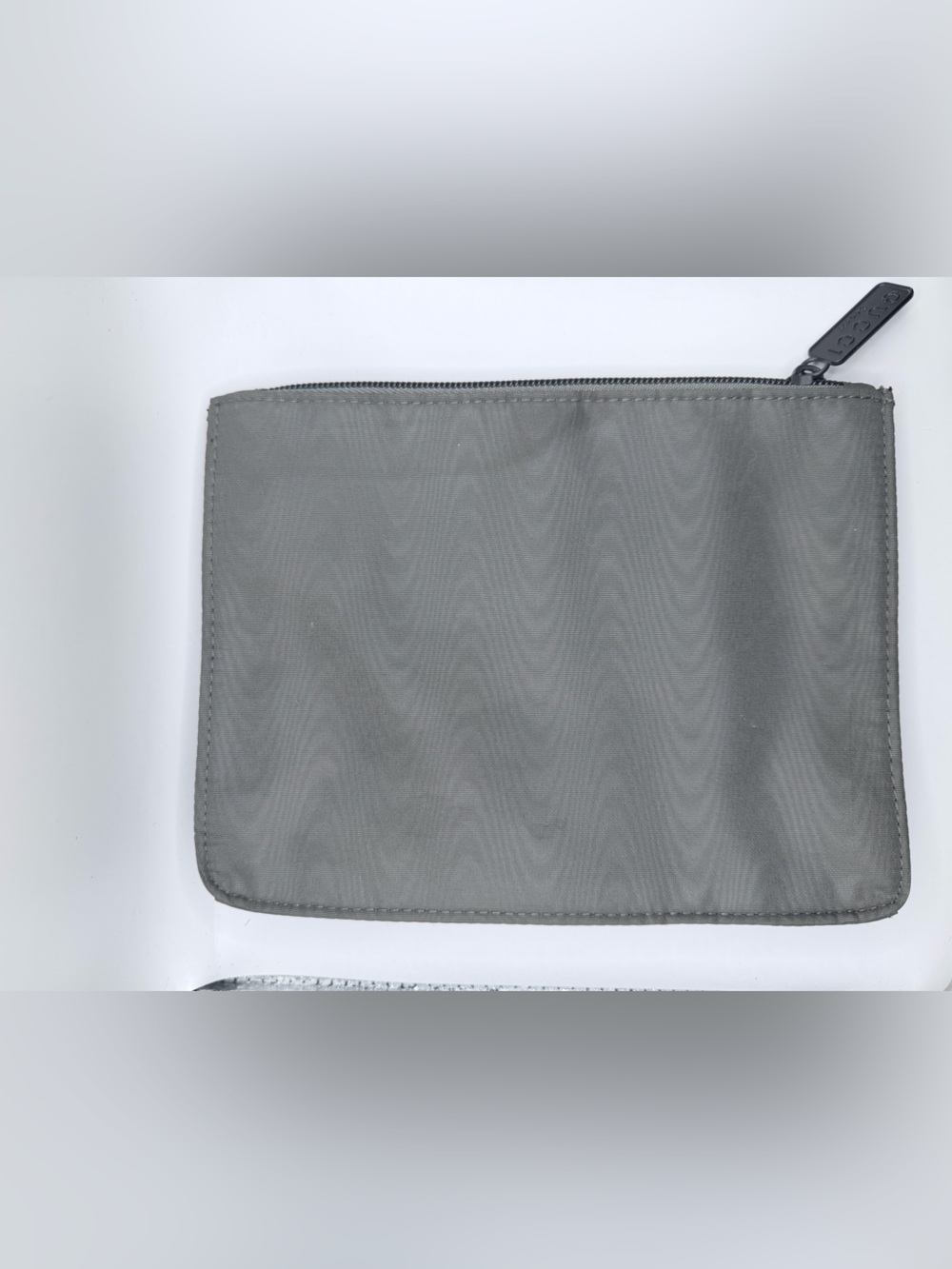 Gucci Beauty Gray Nylon Cosmetic Travel Pouch - Picture 3 of 7